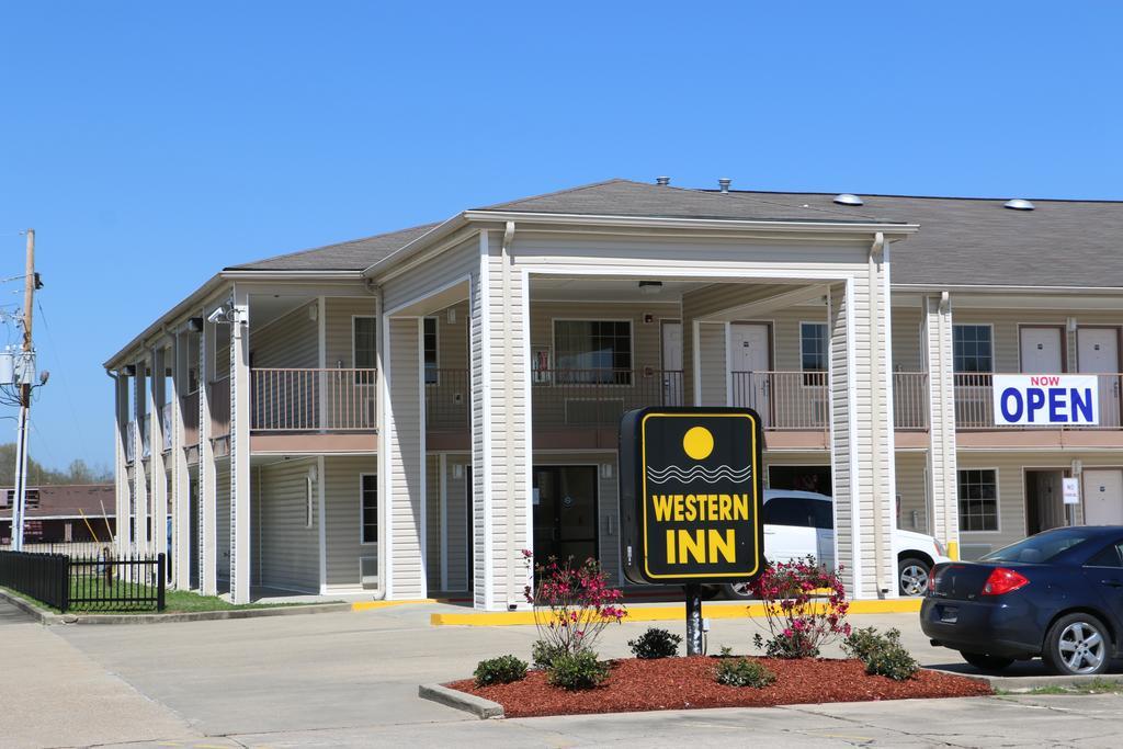 Baker Western Inn מראה חיצוני תמונה